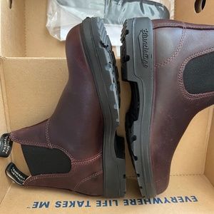 Blundstone Women's  Auburn New US 8.5/ AUS 5.5   2130W NEW Chelsea Boots